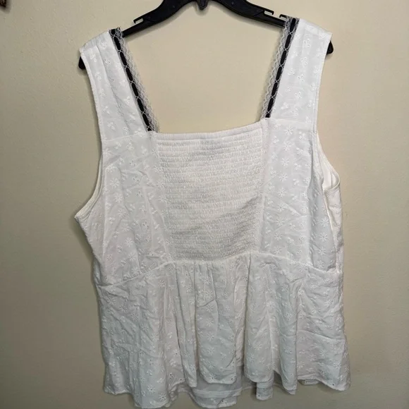 Torrid - Peplum Eyelet Top - size 2 - Picture 8 of 8